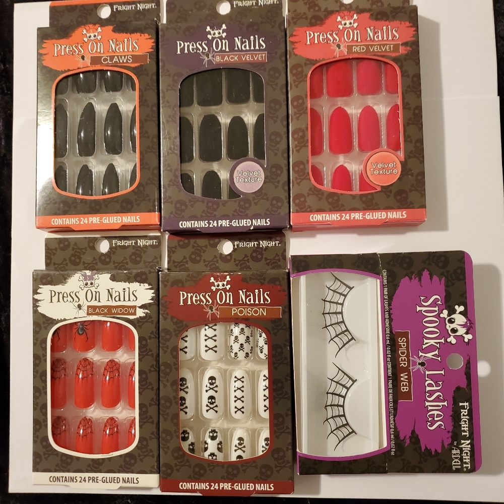 5 packages-24 pre-glued nails & 2 spooky lashes